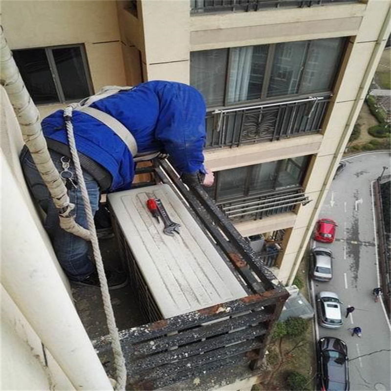 深圳布吉别墅柜机空调跳闸维修